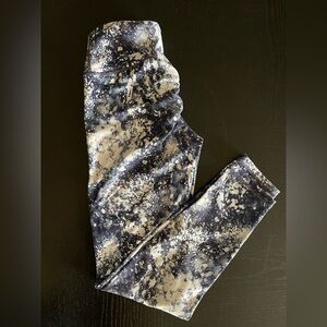 Till You Collapse Blue and White Splatter Scrunch Booty Leggings